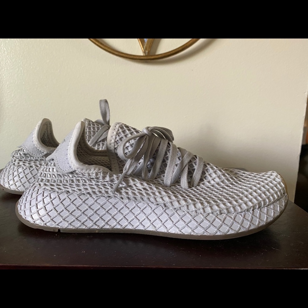 Adidas Deerupt Sz women’s 6.5